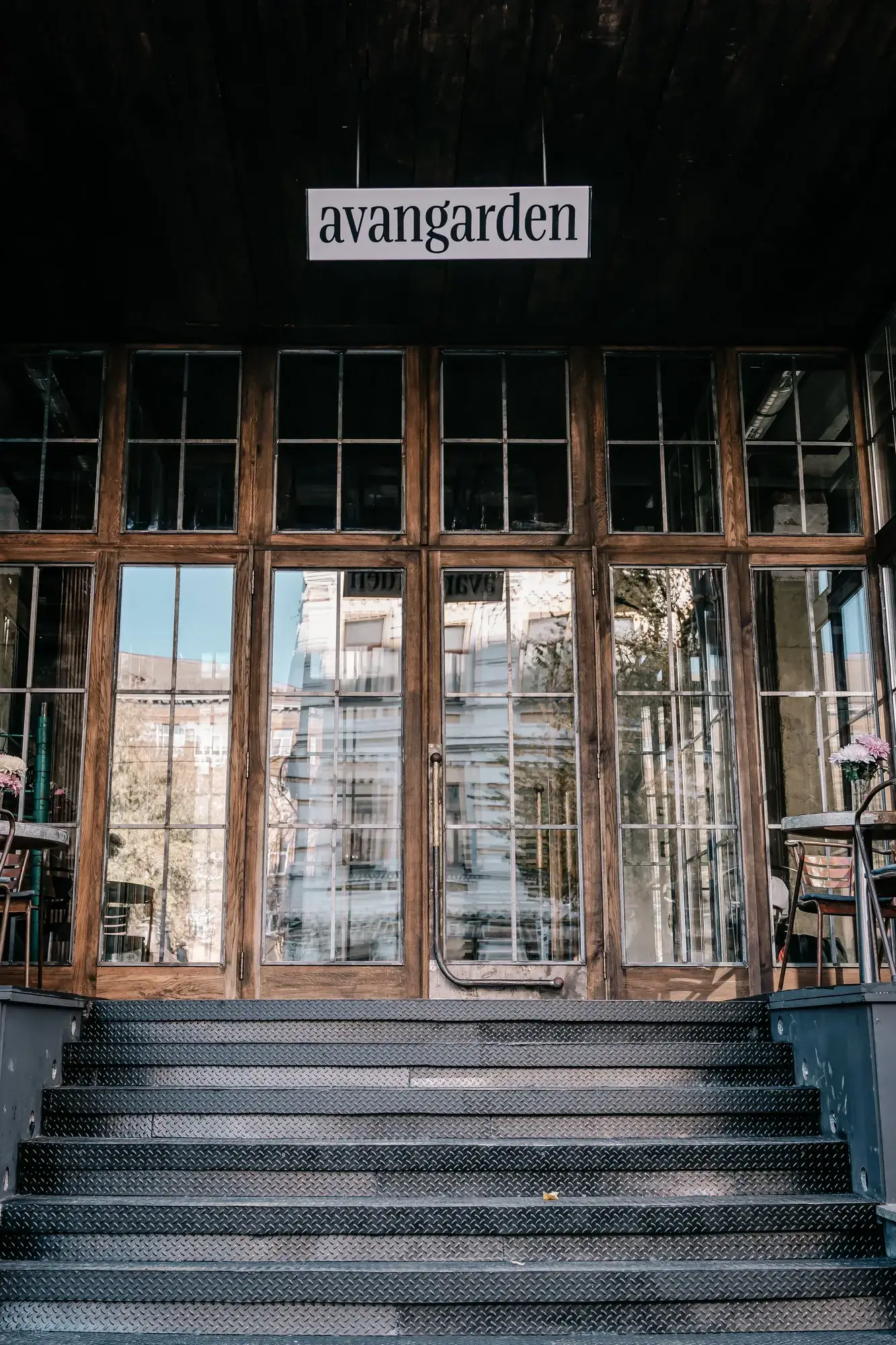 Avangarden — Bar in Kyiv, Ukraine (photo 2)