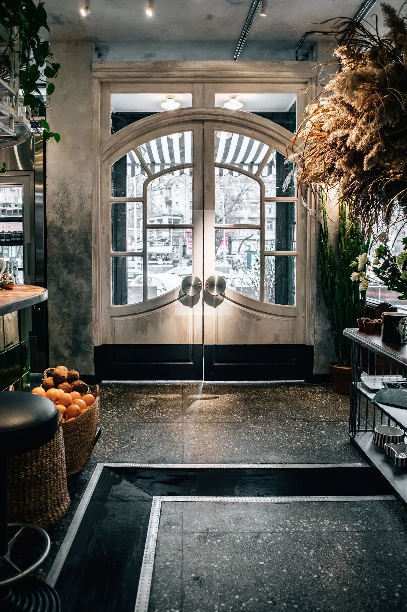Good Girl — Restaurant in Kyiv, Ukraine (photo 8)