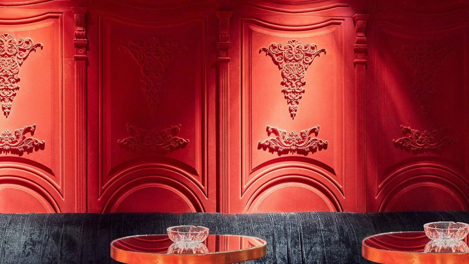 Ladies Room — Bar in Istanbul, Turkey (photo 3)
