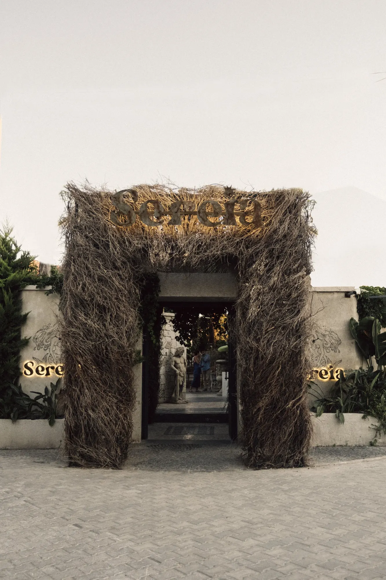 Sereia — Restaurant in Alachati, Turkey (photo 4)